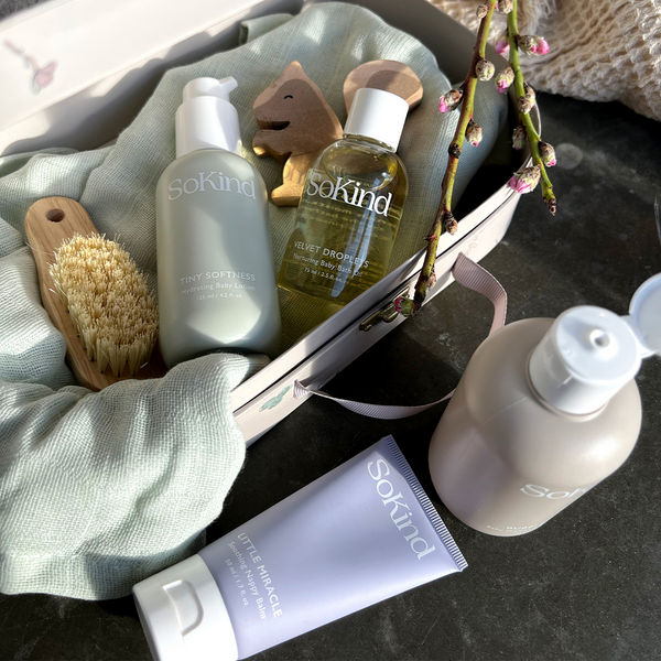 SoKind Baby Skin Care Kit, Shampo & Kroppsvask + Badeolje + Bodylotion + Bleiebalm